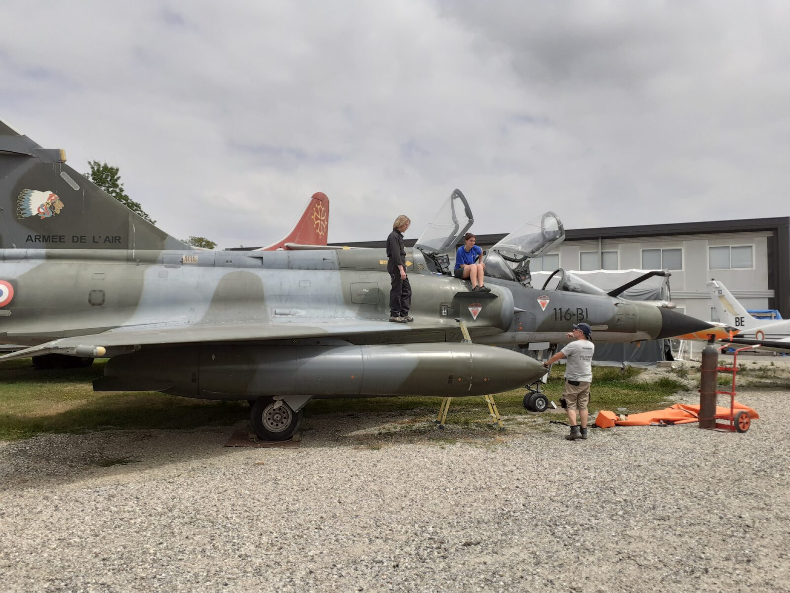 Mirage 2000N verrière ouverte avec membres